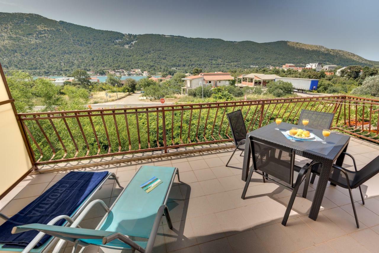 Cozy Apartment Stana In Grebastica ชิเบนิก ภายนอก รูปภาพ
