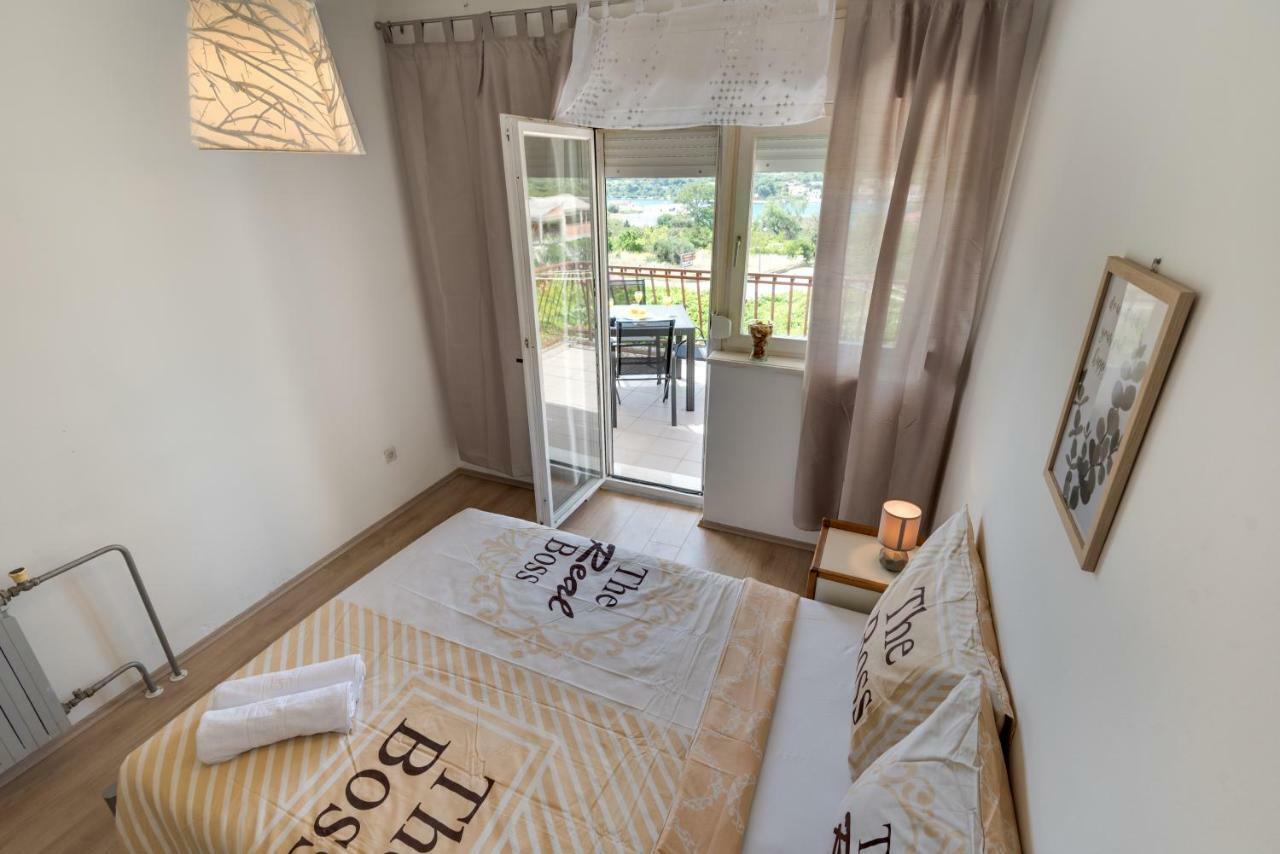 Cozy Apartment Stana In Grebastica ชิเบนิก ภายนอก รูปภาพ