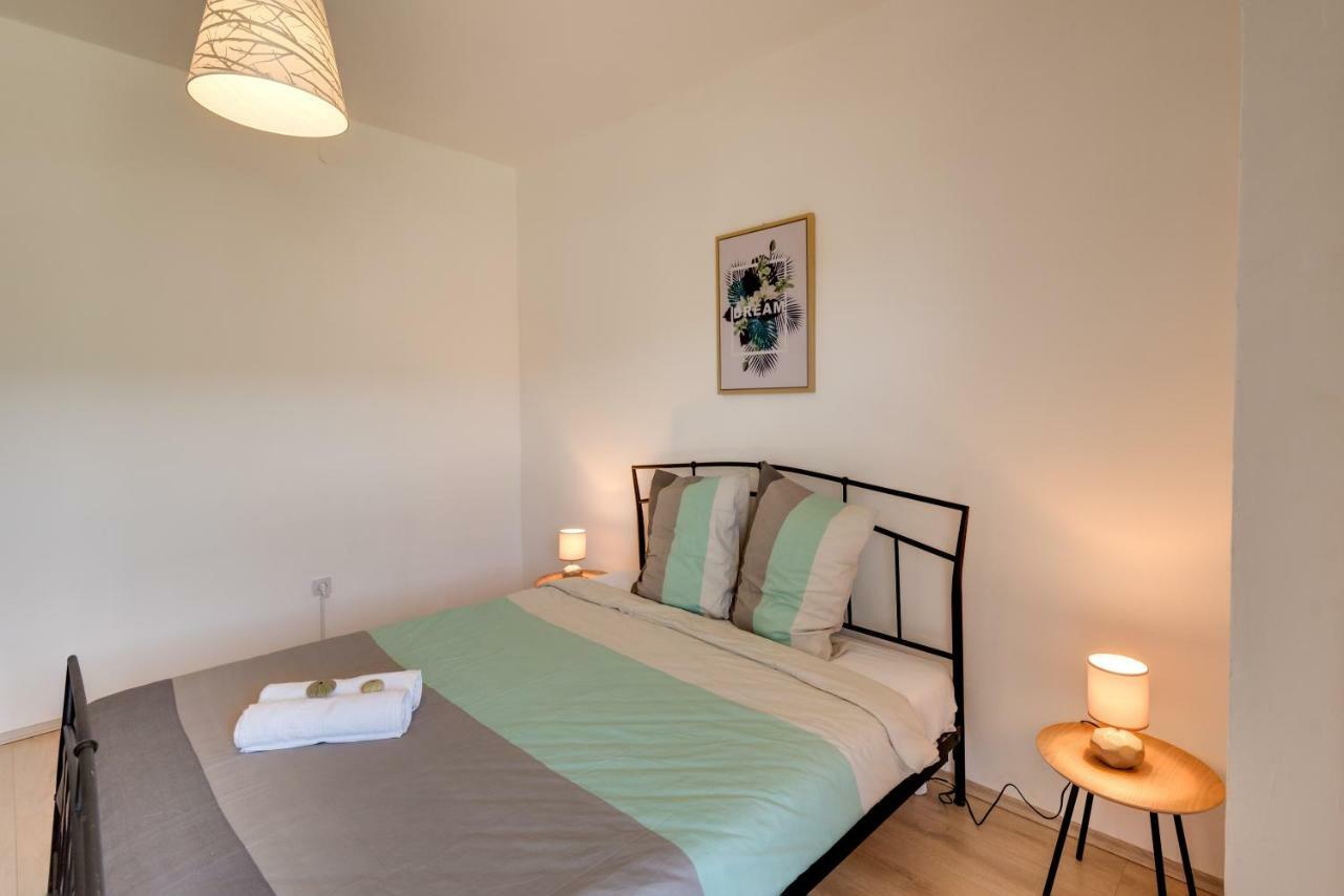 Cozy Apartment Stana In Grebastica ชิเบนิก ภายนอก รูปภาพ