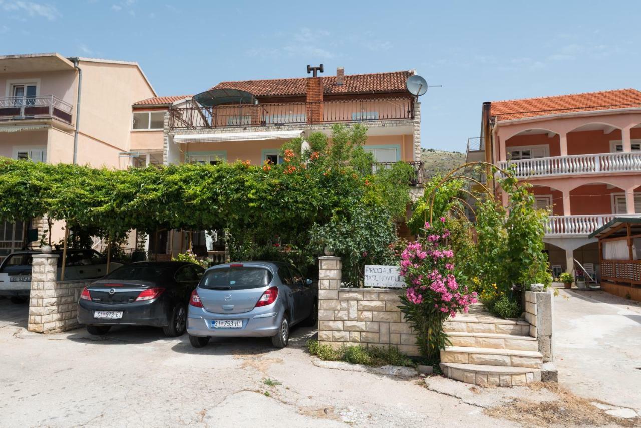 Cozy Apartment Stana In Grebastica ชิเบนิก ภายนอก รูปภาพ